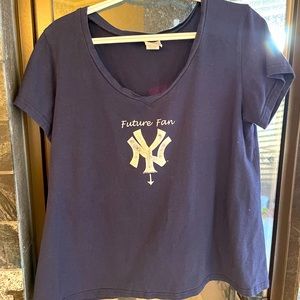 NY Yankee maternity shirt